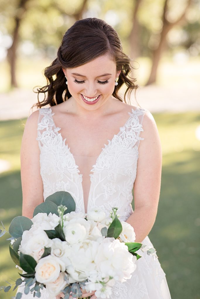 Austin TX bridal portraits with all white bouquet