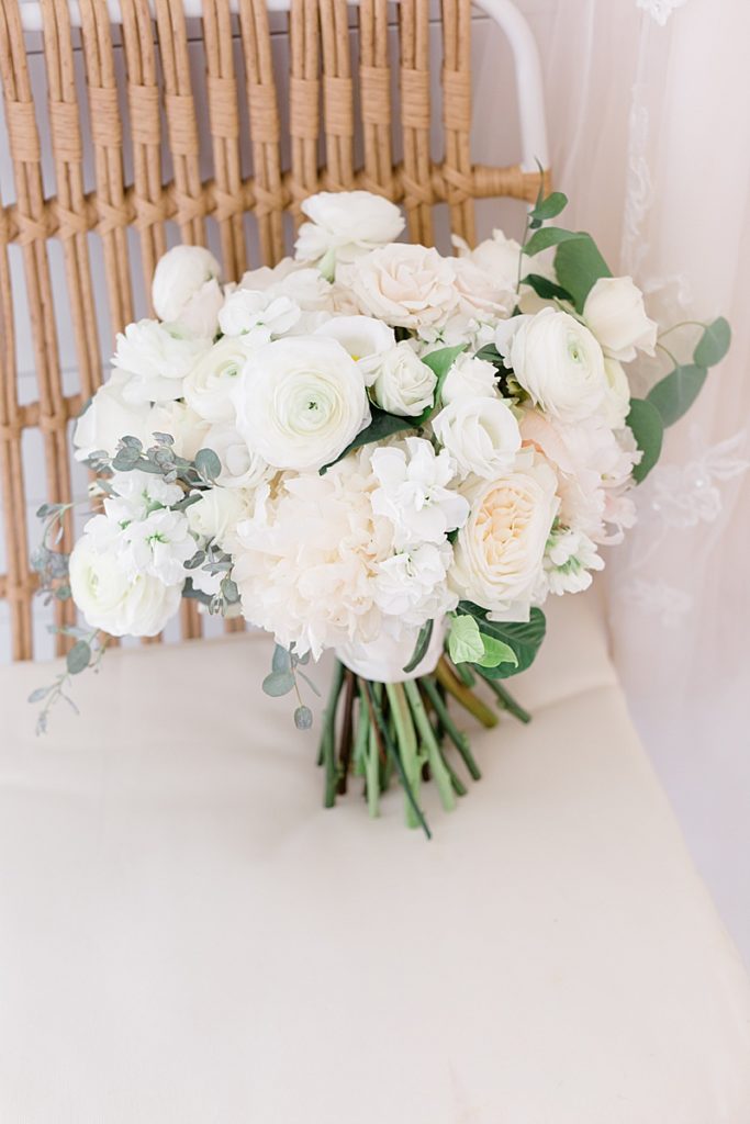 bride's white and pastel pink bouquet of flowers for Mae's Ridge wedding