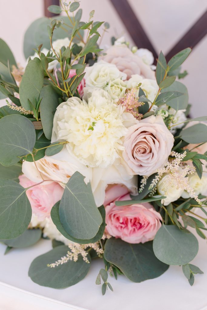 bouquet with pink and ivory flowers for Umbra La Buena Vida Vineyards wedding