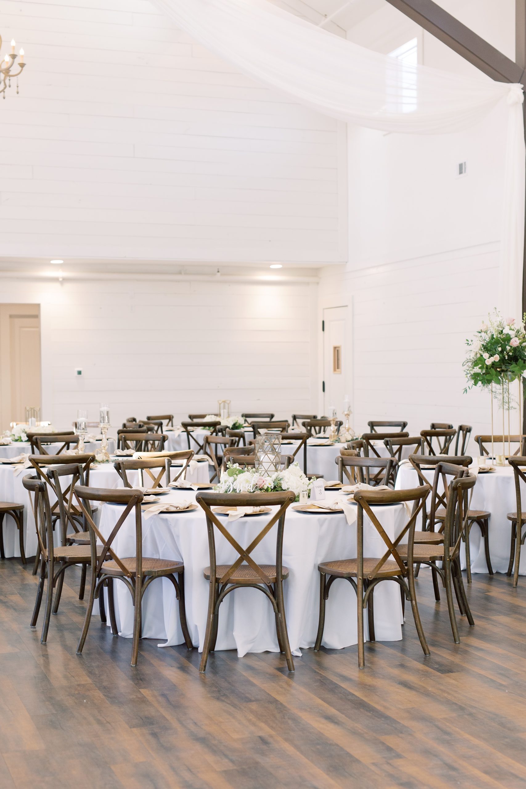 HighPointe Estate wedding reception with gold and white details
