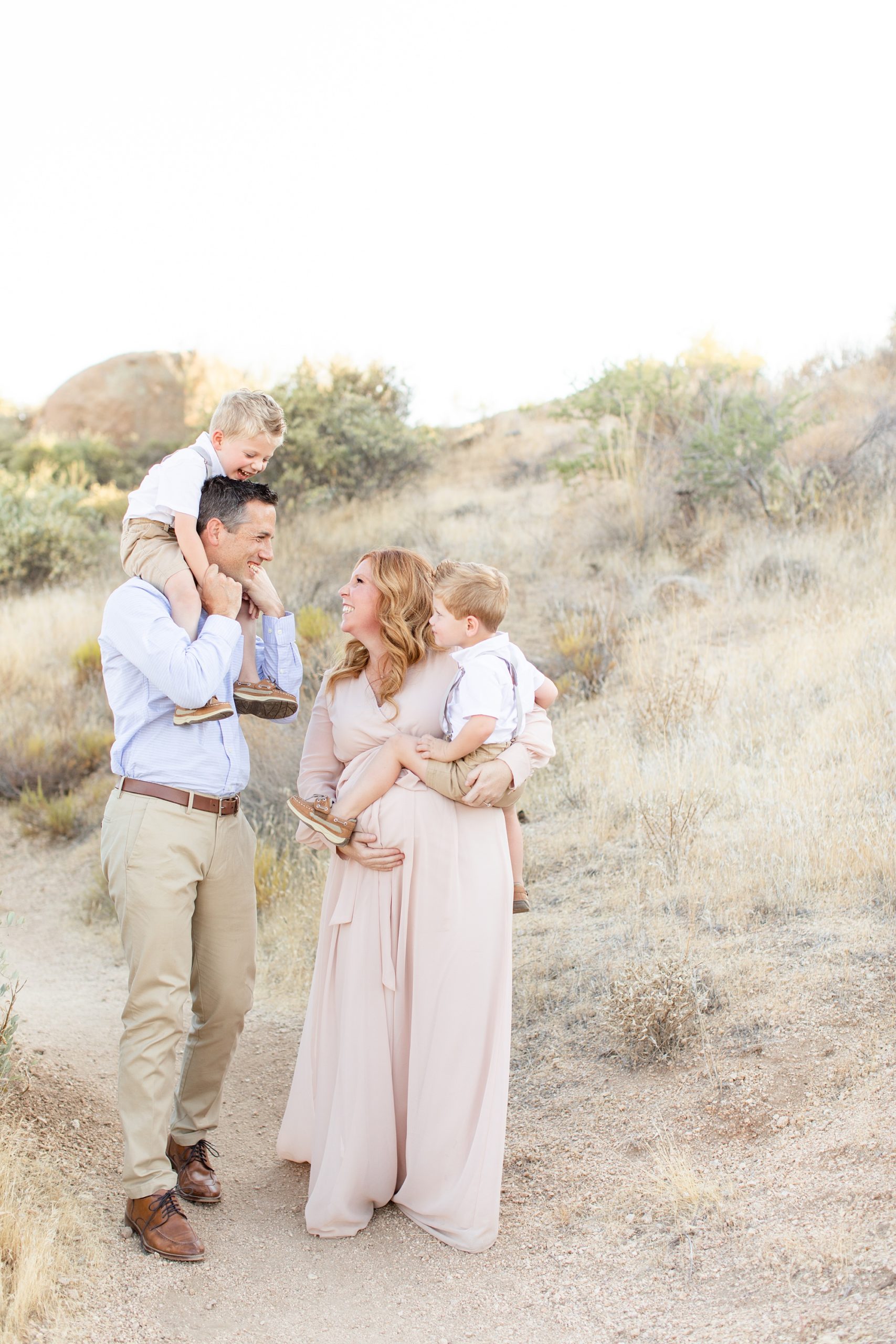 Amy & Jordan Photography capture Scottsdale AZ maternity session