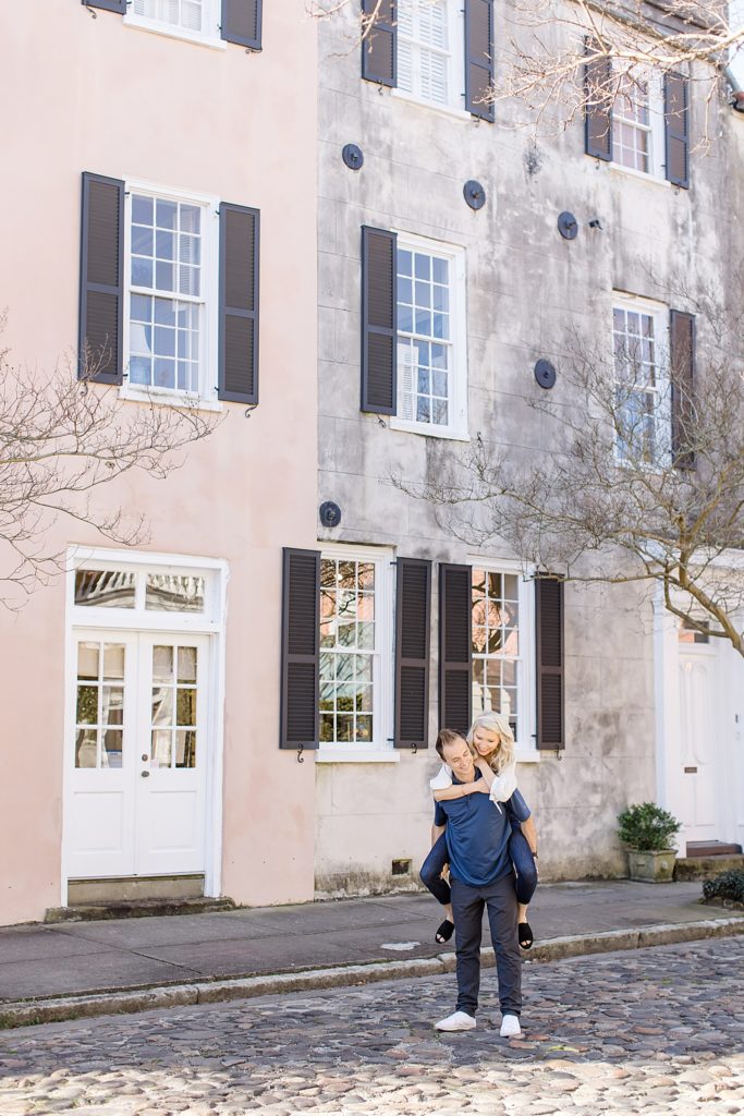 Charleston anniversary portraits along historic homes