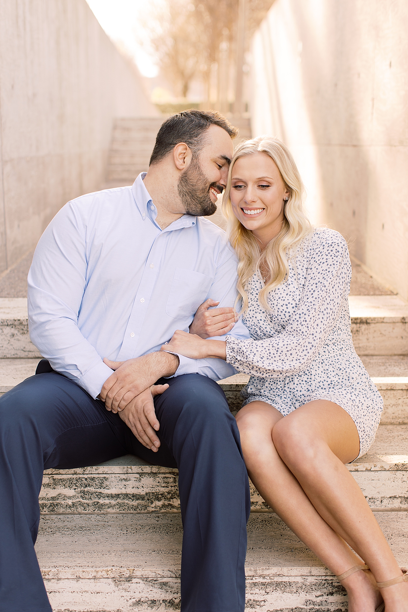 Fort Worth engagement portraits on steps at Kimball Art Museum
