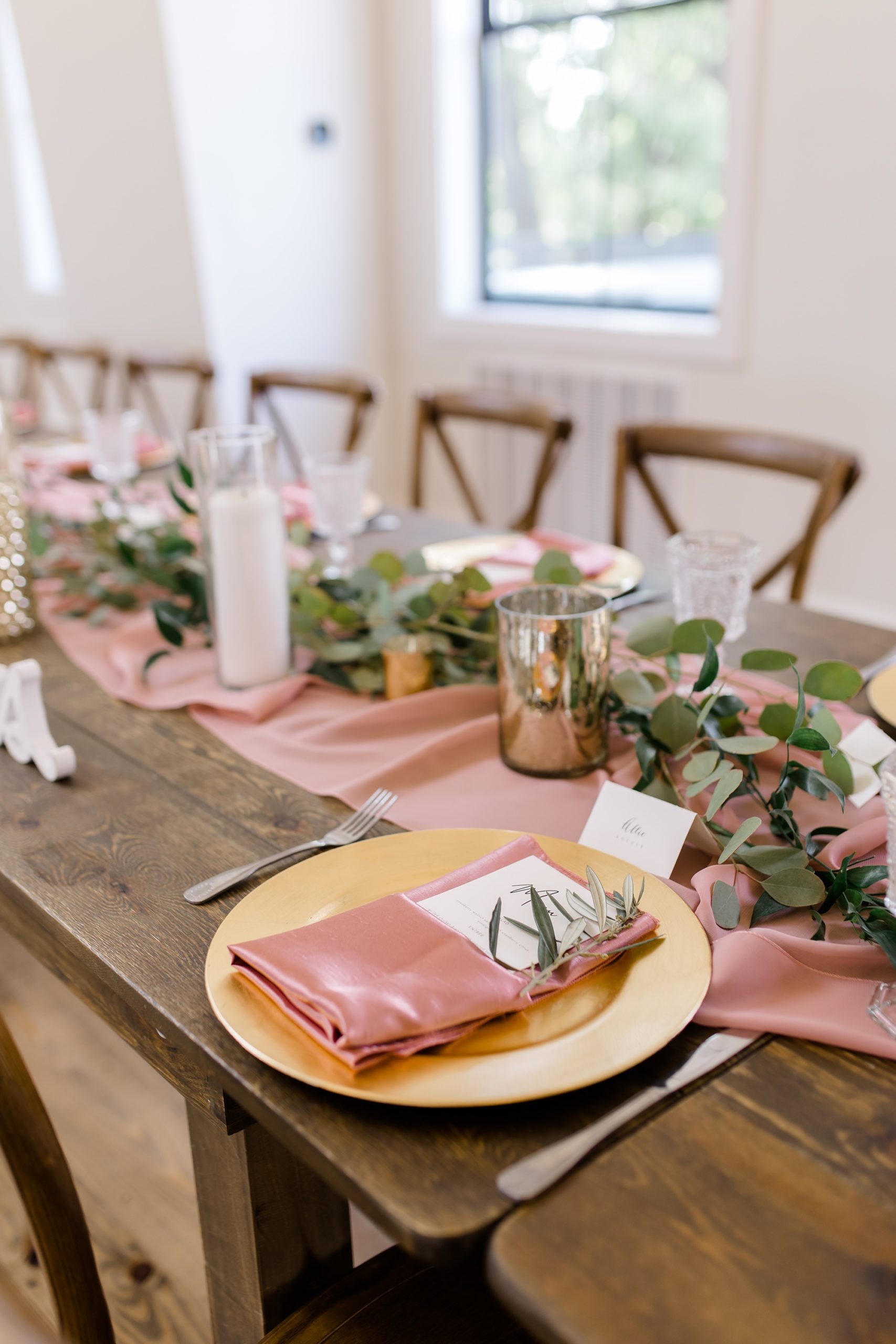dusty rose and gold wedding reception details at Oak + Ivy